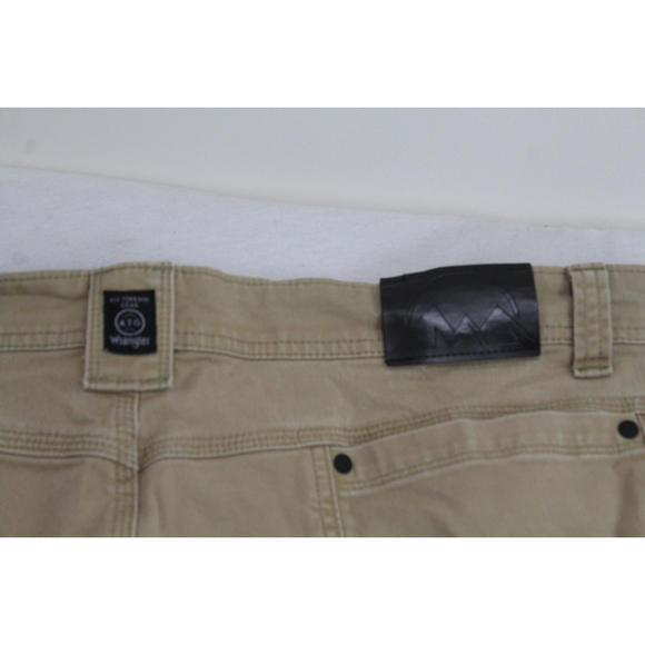 Wrangler Men Brown Pants Rugged Canvas All Terrian Size 42X32 - Picture 11 of 14